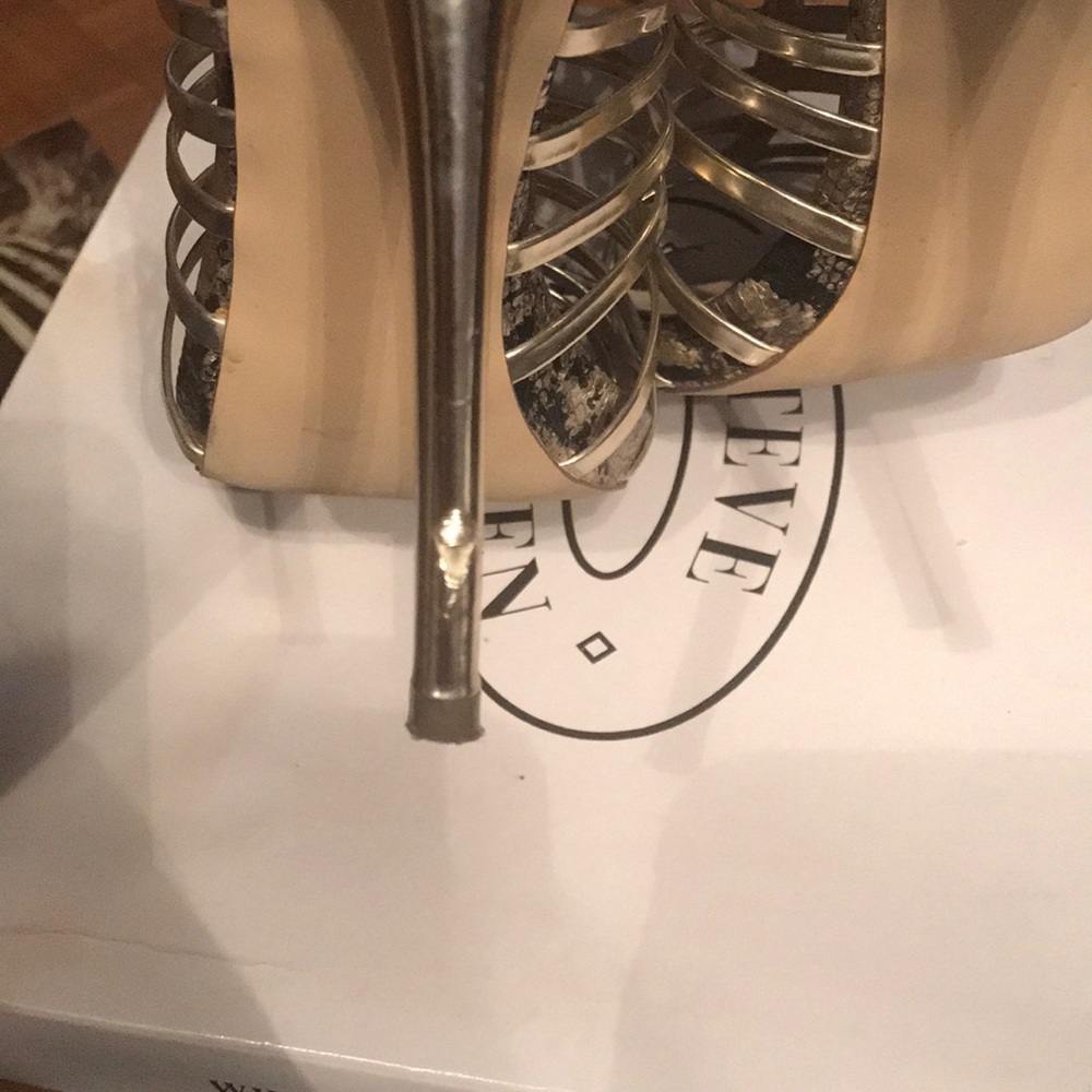 Cage gold heels! - Picture 6 of 6